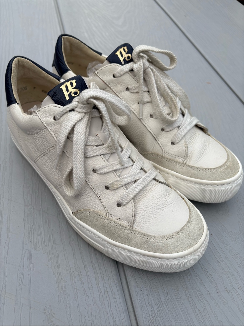 Paul Green Womens 4.5 White Leather Sneakers w Navy Trim Everyday Casual Low Top